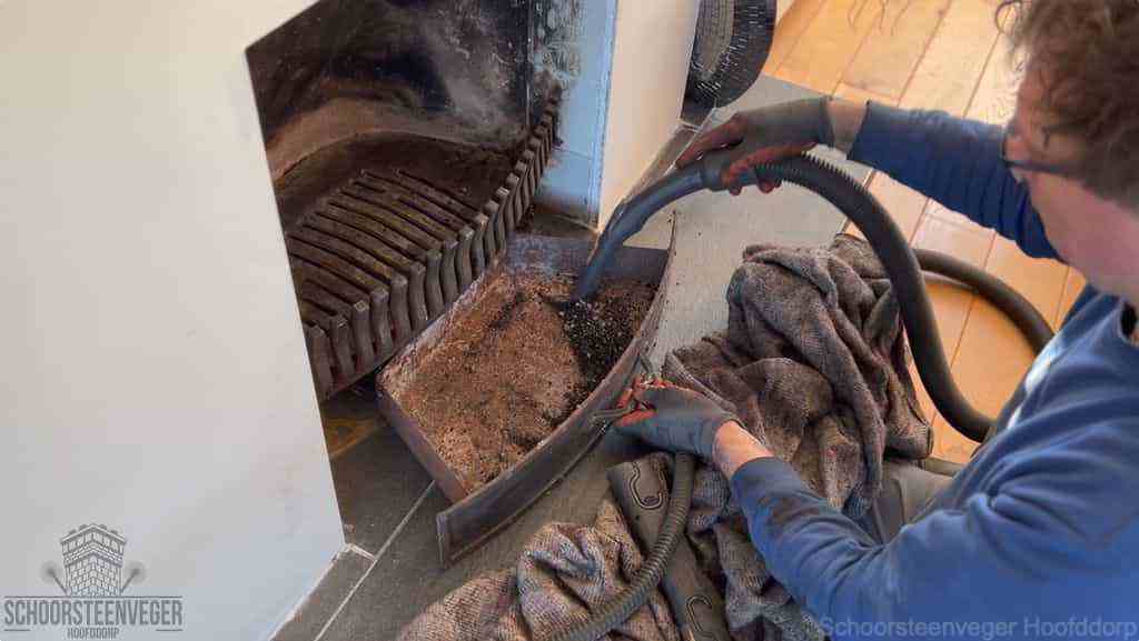 Prijs schoorsteenvegen Hoofddorp schouw reinigen Prijs schoorsteenvegen Hoofddorp schouw reinigen